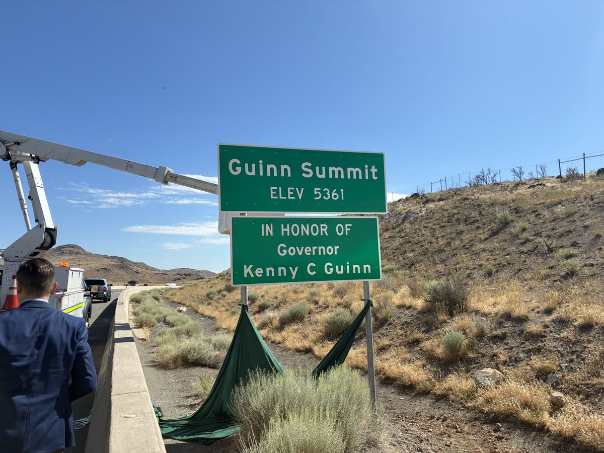 MarkAmodeiNV2's tweet image. Today, I had the honor of attending the dedication of Guinn Summit in honor of the late Kenny Guinn, Nevada’s 27th Governor. Governor Guinn was a highly respected and experienced leader who devoted his life to serving our state. 

He was always steps ahead, championing quality…