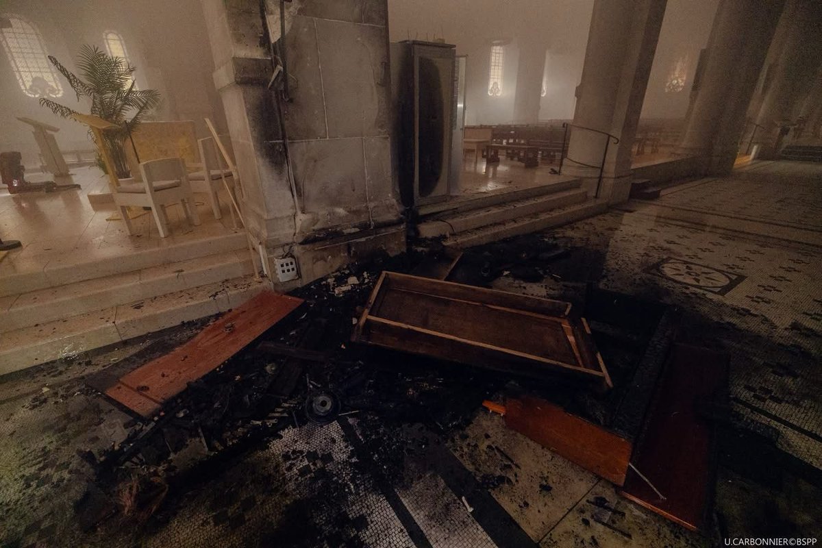 🚨⚖️ ALERTE | Voici le portrait du suspect arrêté pour le double incendie de Notre-Dame-des-Champs, dont le préjudice estimé entre 2 et 3 millions d’euros :

• SDF roumain de 36 ans
• Père de trois filles restées en Roumanie
• Arrivé en France après le Covid
• Déjà condamné