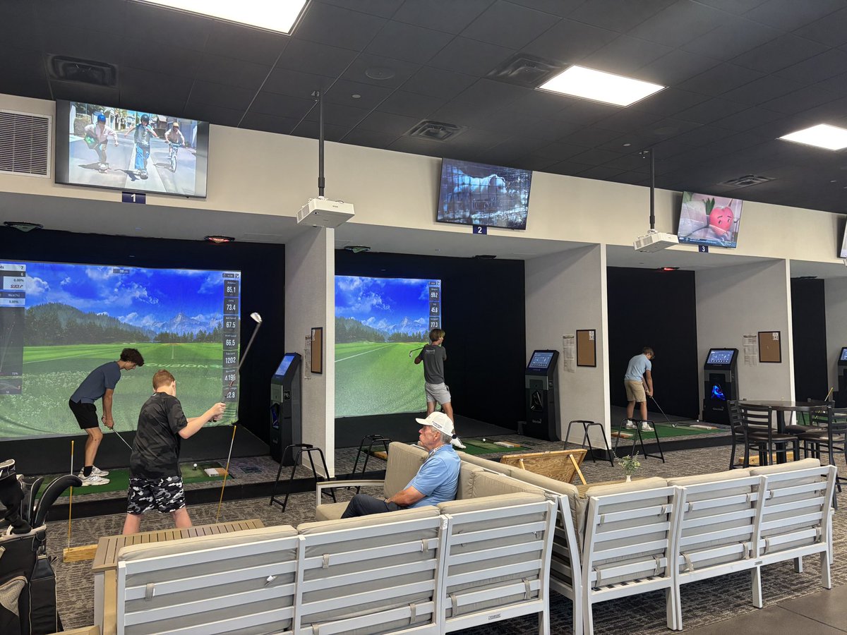 #BoysGolf Big thanks to World of Golf and Ralph Landrum for working with the boys of the Boone County golf team. They are showing big improvements in their swings already!  Thanks again, Ralph!