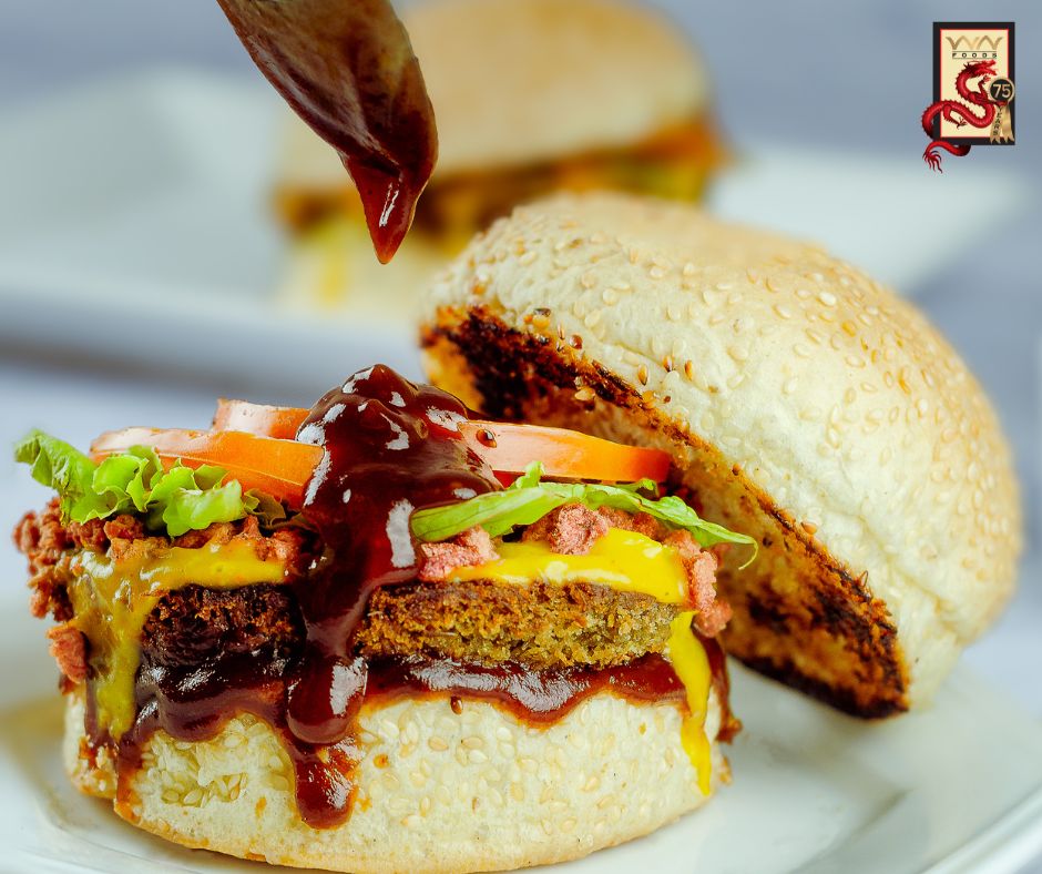 WingNienFoods's tweet image. #WednesdayWant: honestly, just a burger. Can't go wrong with the classics!

#Foodie #Condiments #Copacking #FamilyBusiness