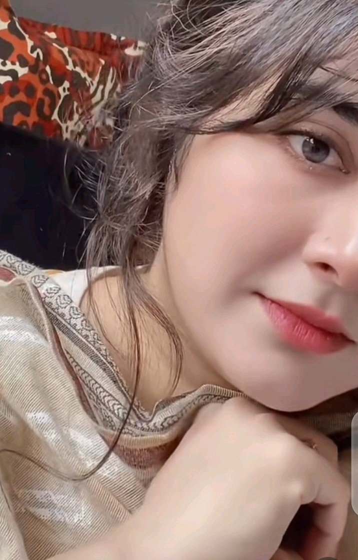 کبھی تو ختم ہوں گی یہ اداسیاں یہ تنہائیاں ۔
ایک دن تو اچھا ہوگا چار دن کی زندگی میں 🌷