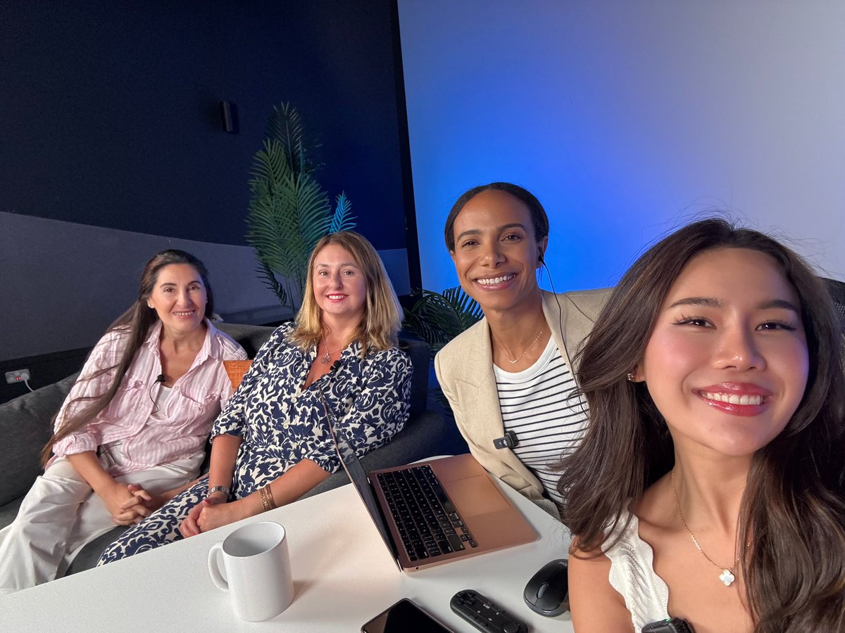 ProfessorB21's tweet photo. Women of Bitcoin 

It was wonderful meeting  @ionebutler @BitcoinWomen21 I’m sitting down to talk about all things bitcoin!!! 

Thank you @RoxomTV for inviting me https://t.co/Kw8tP3njGc