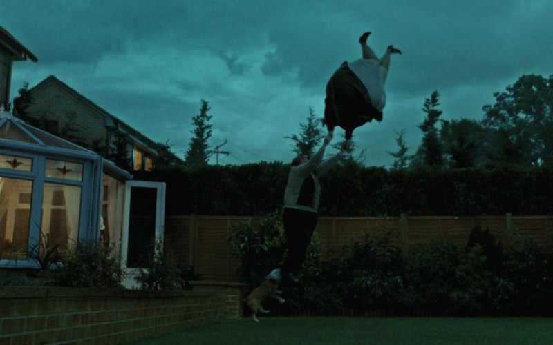 6 August 1993: During dinner Aunt Marge upsets Harry so much that he accidentally blows her up like a balloon.