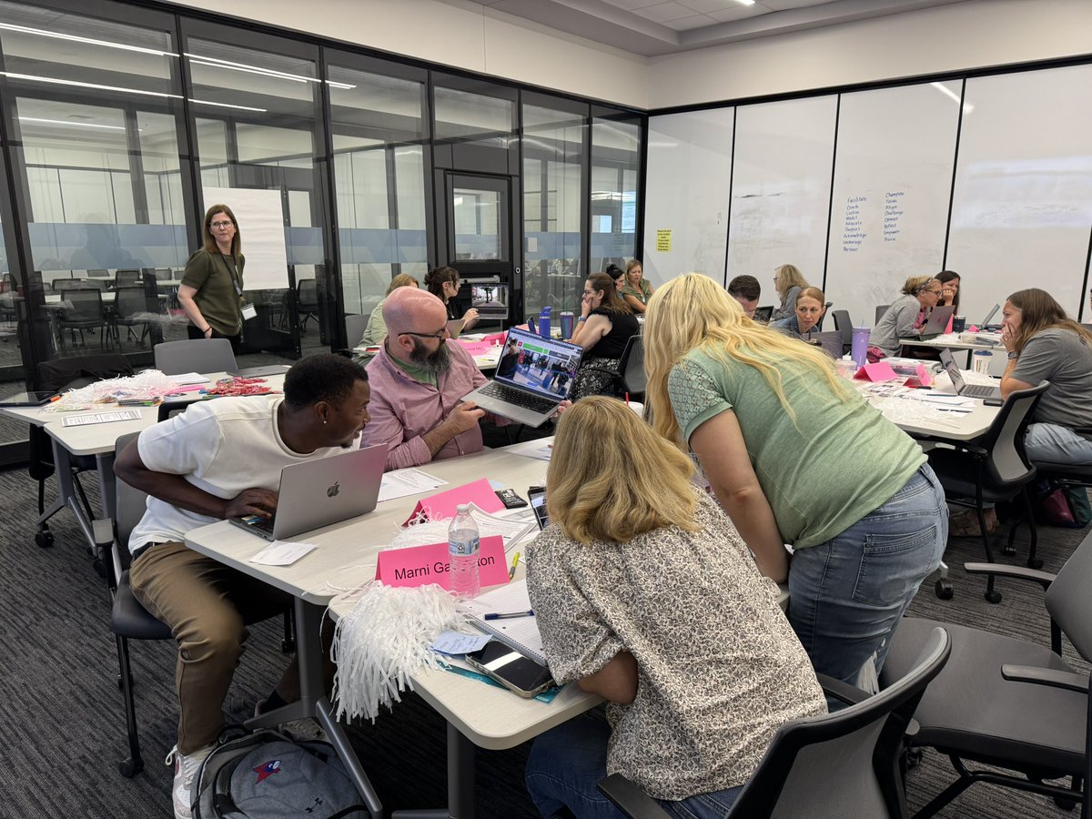 Lori Mowl tweet media