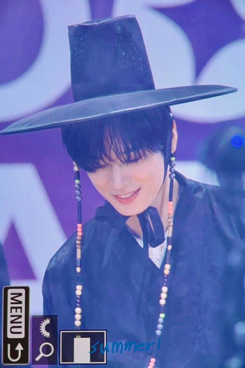 𝗦𝗨𝗠𝗠𝗘𝗥. tweet media