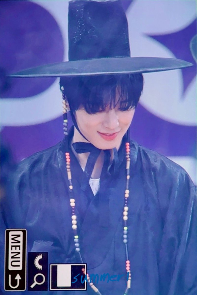 𝗦𝗨𝗠𝗠𝗘𝗥. tweet media