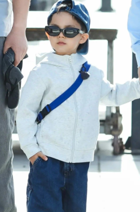 princemagnuskim's tweet photo. Guess who dressed him up? https://t.co/5ljyXwCUAc
