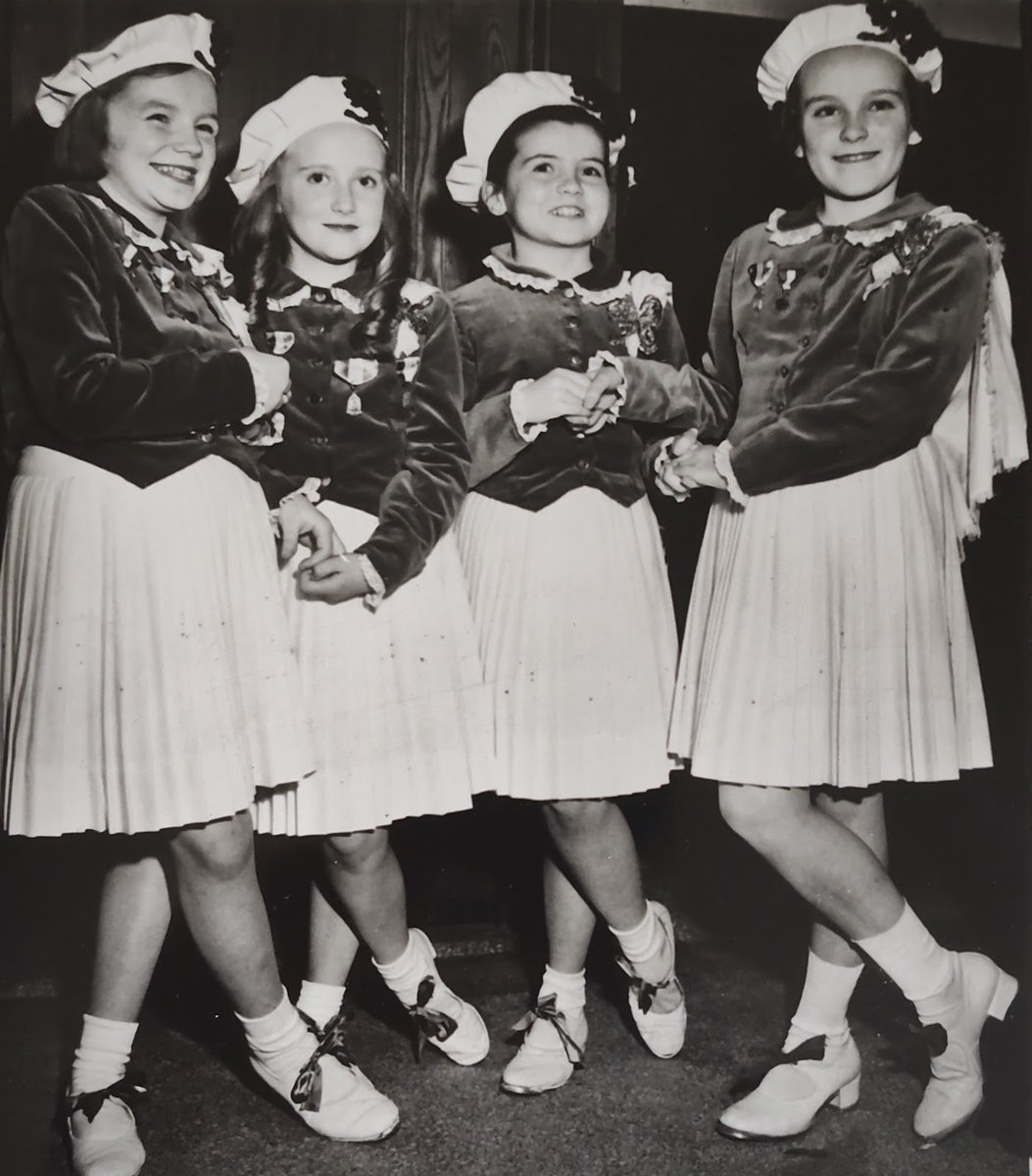 75 years ago, on July 30, 1950, 15,000+ people attended #NewEngland's first Greater Boston Feis at #Malden Municipal Stadium.  72 competitions were held in accordion, violin, flute, harp, piano Irish pipes + storytelling.  Winners included accordionist Joe Derrane  &amp; flutist