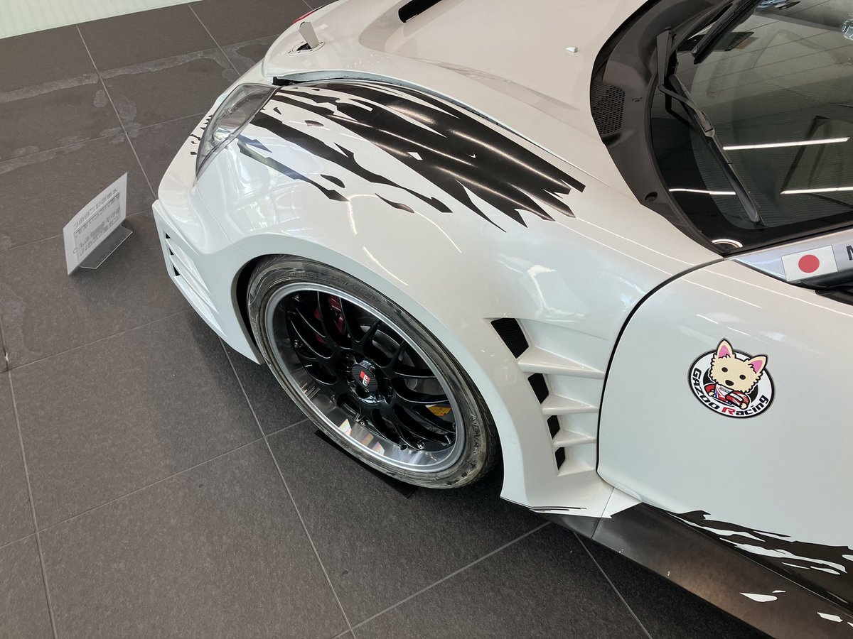 Ryu__EUREKA's tweet photo. 今日の職場、存在は知っていたけど現車は初めて見る車があった。
GRMNスポーツハイブリッド��ンセプト。
MR-Sの箱は使ってるけどタイヤ外径がデカくGT並みのワイドボディ。
15年も前にすでにGRMNの名前の車があった。
メーカーワークスのワイド、かっこよい♪
※この車両は写真OKでした。 https://t.co/GYPDCWy59r