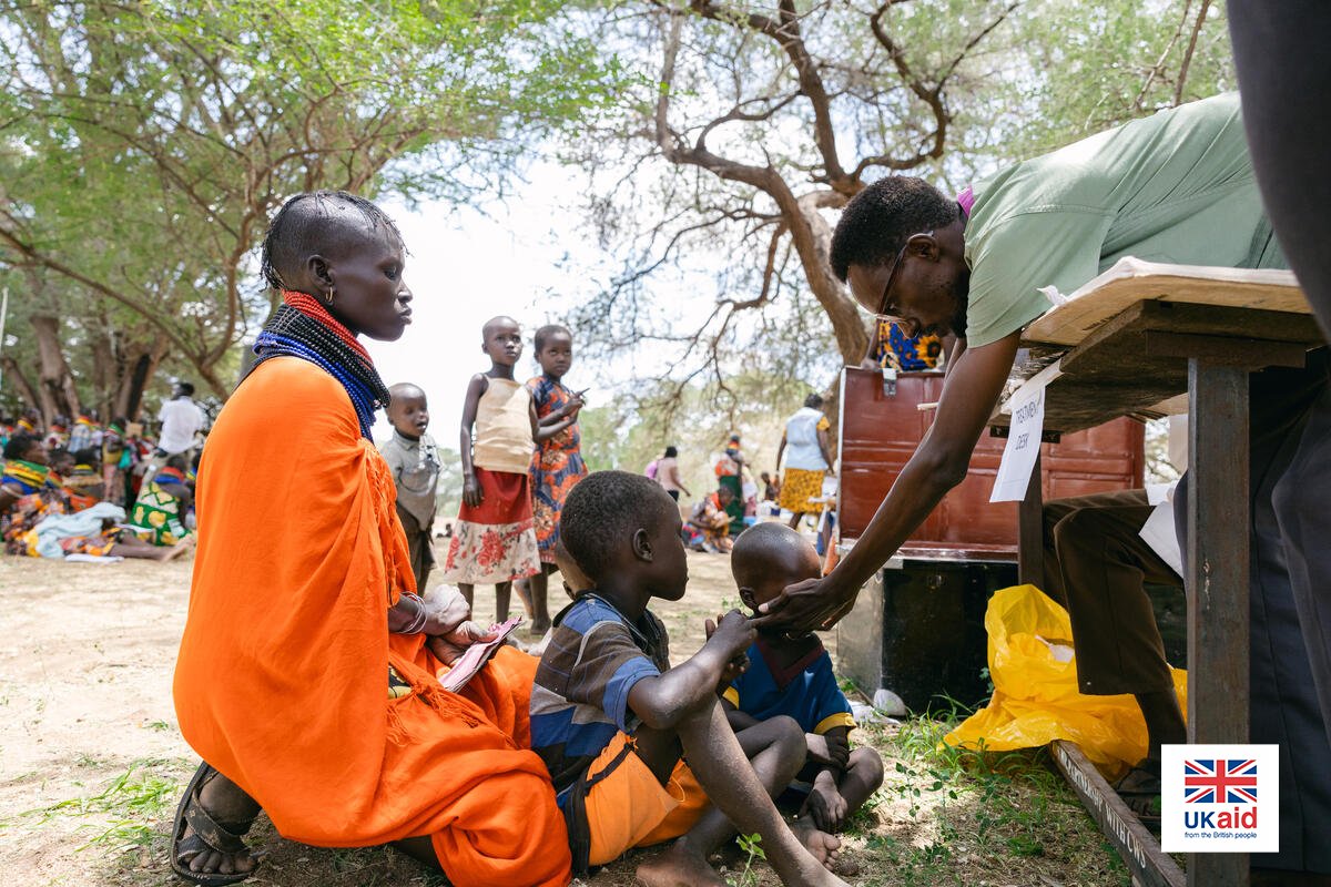 SaveChildren_KE's tweet image. Extreme weather, worsened by #ClimateChange, has left families struggling with the lasting effects of climate shocks. Thanks to @SaveChildren_KE outreach clinics via #UKAidMatch, families like Dorcas’ are receiving life-saving care.
Read her story: shorturl.at/2MjKC