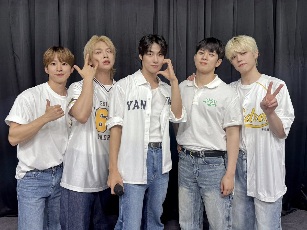 NFlyingofficial's tweet photo. [📸] 2025.07.30 N.Flying 2nd Album [Everlasting] VIDEO CALL EVENT &amp; FAN SIGN EVENT (SOUNDWAVE)

#NFlying #엔플라잉 #Everlasting #에버래스팅 #만년설 https://t.co/2DfOh216a3
