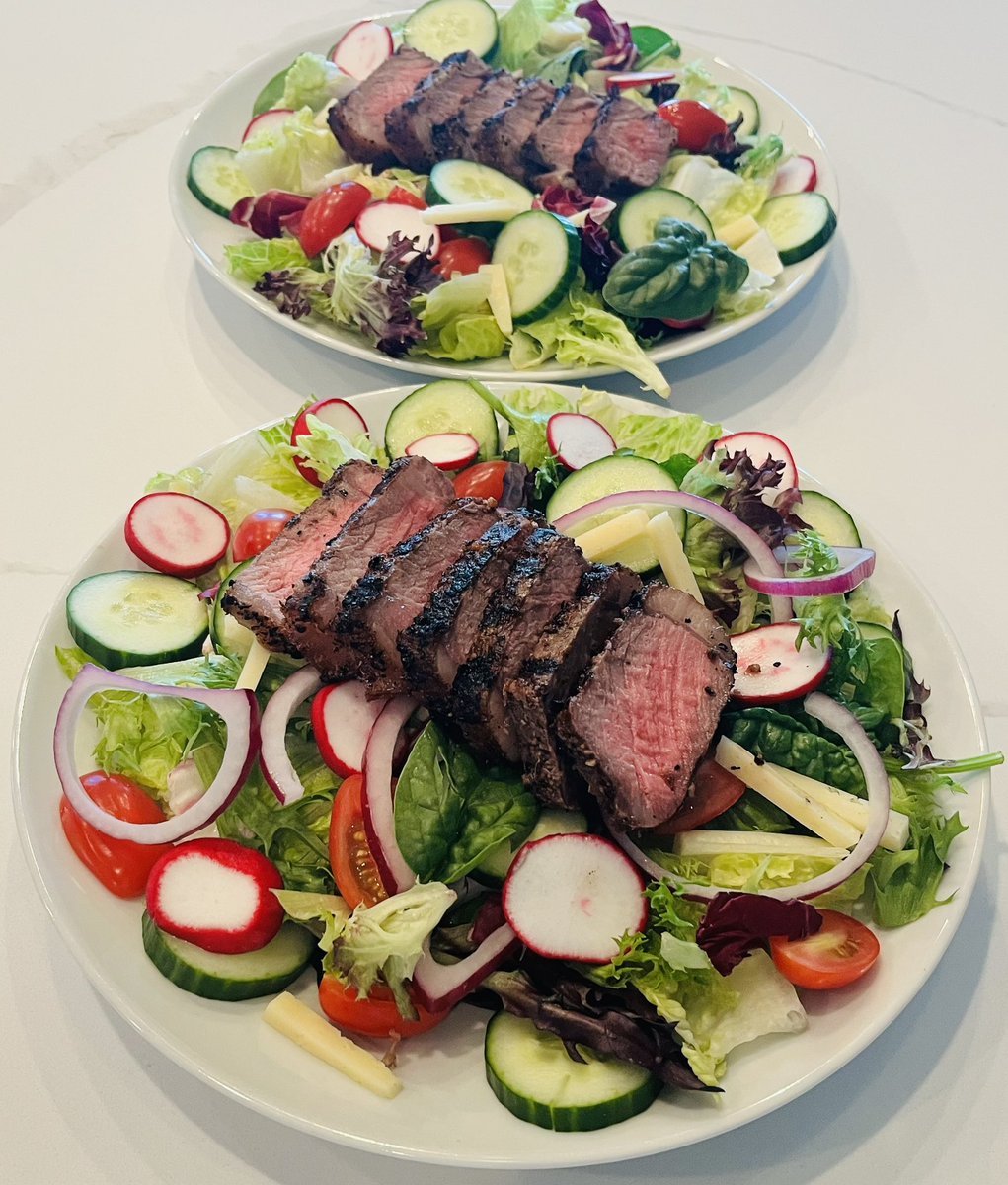 Check out these delicious steak salads! Fresh veggies, juicy grilled steak, and a perfect mix of flavors.  Who’s onboard? 🍴😋 #Foodie #HealthyEats