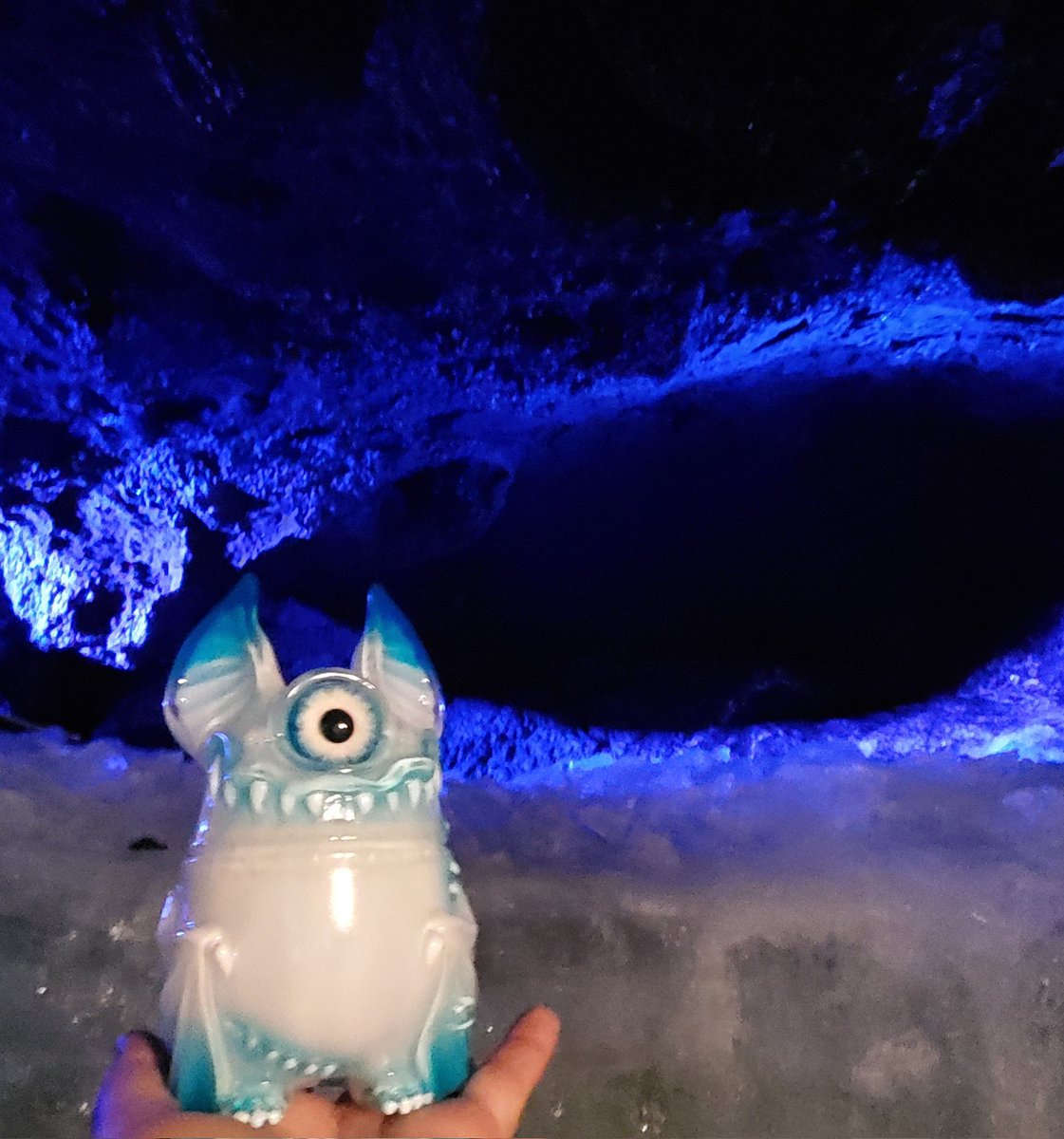 LiuYuYun4's tweet photo. 初めて東京外のバスツアーは、
氷結アイビーと一緒に山梨富士山にいきました~
ももはとても美味しくて、鳴沢氷穴洞窟探検も楽しかった(今腰がだるくて、背中が痛いが(_ _;))
最近仕事に色々あって、旅行に行って気分転換をしようと思っていました。
#softvi #bat #KAGEMARUDESIGNS
#もも狩り https://t.co/YUGKJkUMvo