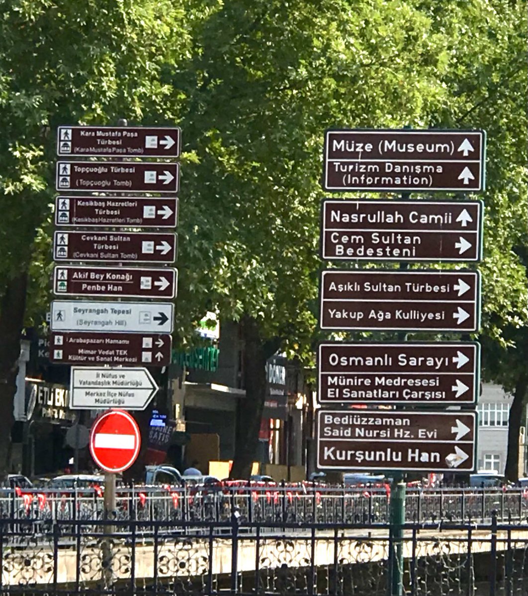 kahverengi tabelanın mutlulukla bir ilgisi olmalı.