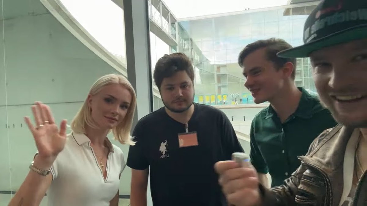 Drei "Junge Medien-Rebellen" hatte ich heute im Deutschen Bundestag zu Gast zur "WendeZeit"-Talkshow(*)

Die drei jungen "Rebellen" nach der Aufzeichnung:
► youtube.com/live/AcePmmGDu…

1.) Lilli Marlen
► instagram.com/lillimarlen.de

2.) Paul Klemm
► youtube.com/@compacttv

3.)
