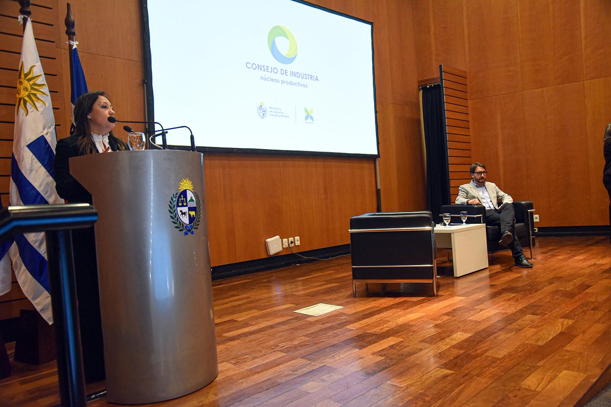 Ayer se presentó el Consejo de Industria, un espacio de articulación, diálogo y construcción colectiva para pensar la Política Industrial con una mirada de corto, mediano y largo plazo. 

Sus Núcleos Productivos reunirán a distintos actores del entramado industrial nacional.