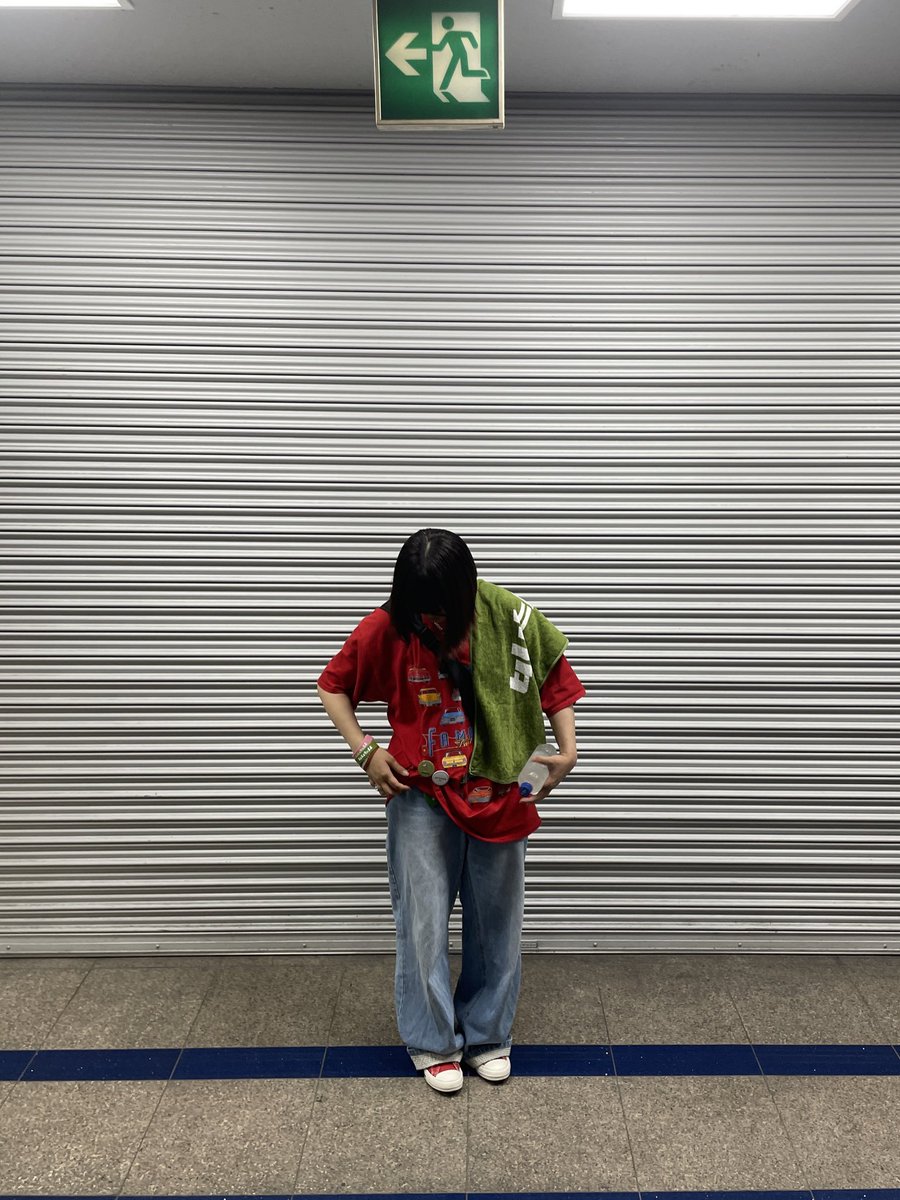 RADSEVEN 愛しかないよ！
🦖ガラクタ × 東京、君がいない街🌃

ガラクタも君街も聴きたい曲きけて
楽しすぎて幸せだった>_<！！！

終演後はるくん物販立ってくれてて
おそろで来たって言えたしもう
しんでもいい幸せすぎた＾＾

ありがとう〜〜〜〜〜〜〜〜〜〜👊🏻🌟🌟