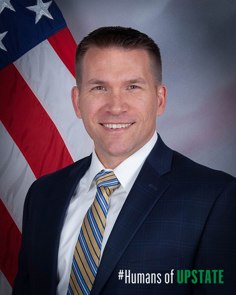 USCUpstate's tweet photo. Introducing #HumansOfUpstate—a new series spotlighting the real stories that shape our Spartan community.
Meet Brett Jones: Air Force vet, father of two & biology major chasing his dream of becoming a doctor. 🧑⚕️
🔗 Read more of Brett's story: https://t.co/GQ0Fknf8qA https://t.co/LnOAPIzsv3