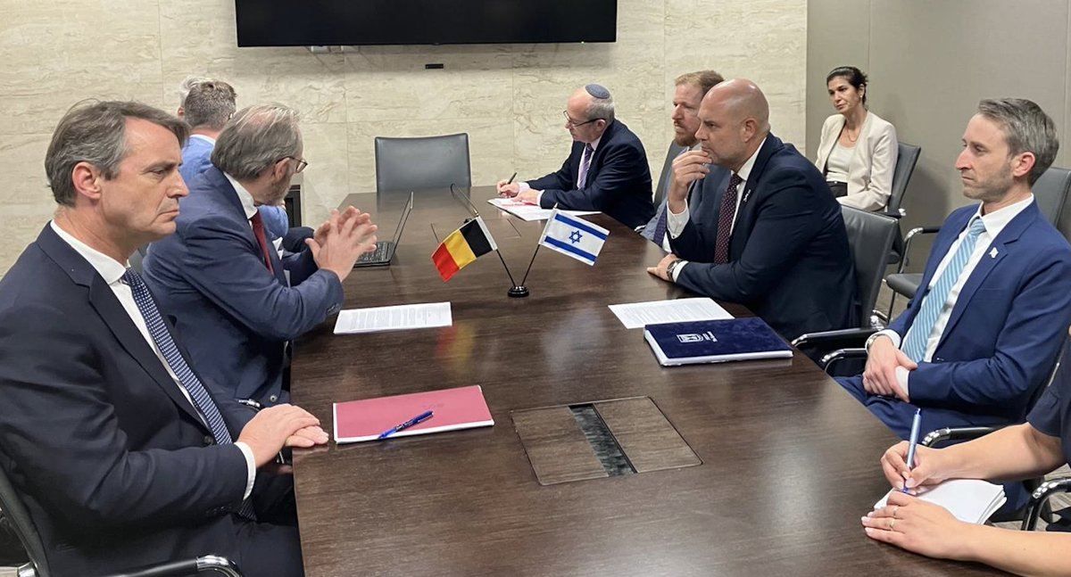 À Genève, à l'ONU, échange entre les présidents d'assemblée de Belgique et M. Amir Ohana, président de la Knesset (Israël). Un échange est également prévu avec une délégation du Parlement arabe, ainsi qu’avec le Président du Conseil national palestinien. 
Cette rencontre était