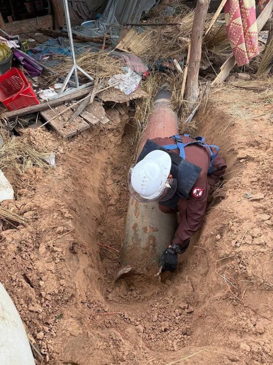 CambodiaTrend's tweet image. ឧត្តរមានជ័យ ៖ គ្រាប់ប្រភេទMK84 ជាគ្រាប់បែកដែលមានអនុភាពខ្លាំង ទម្លាក់តាមយន្តហោះF16 ដែលកងទ័ពសៀម ប្រើទម្លាក់ មកលើទឹកដីកម្ពុជា…