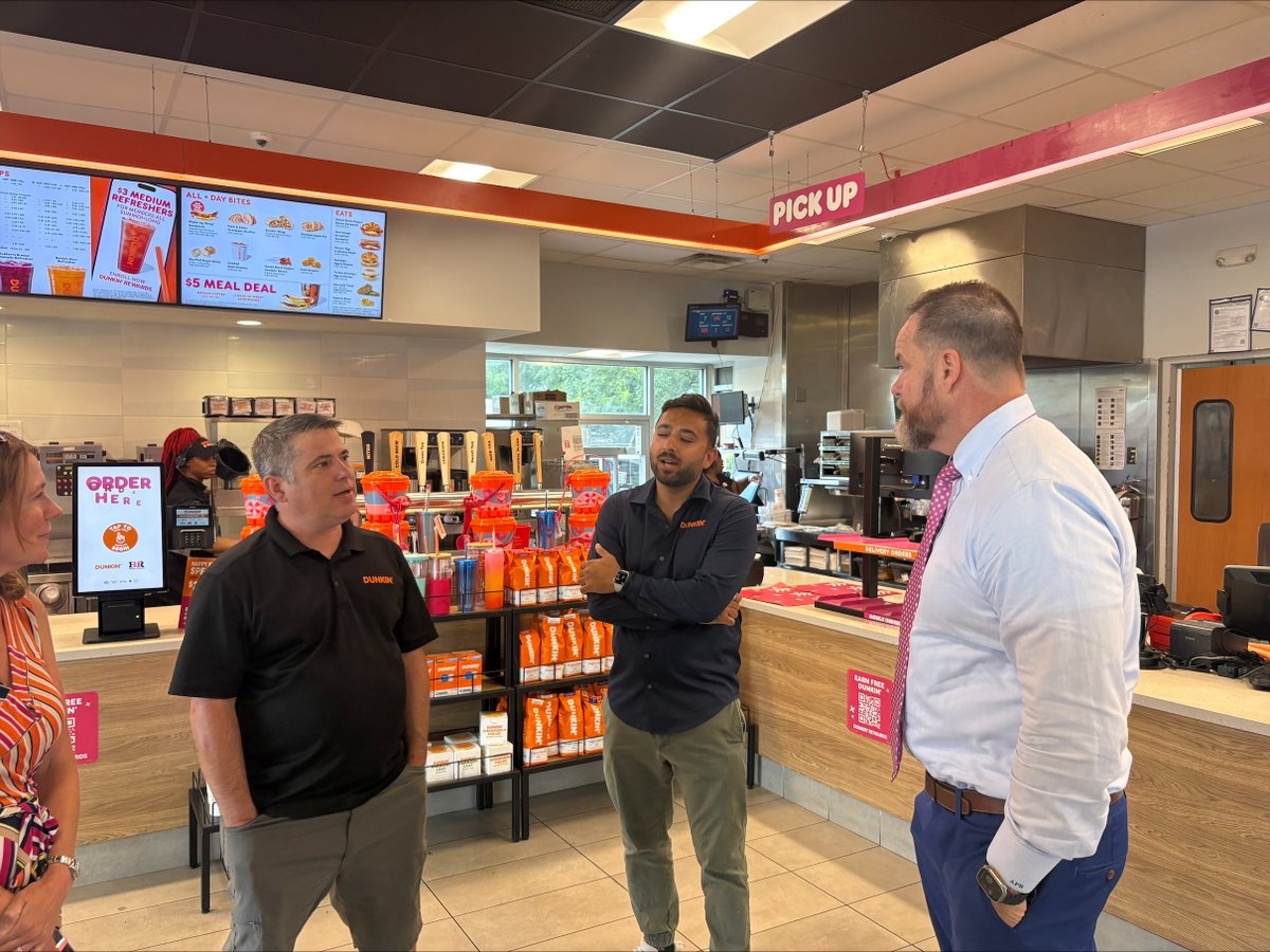 FRLA Northeast FL Regional Director, Nicole Chapman, and <a href="/dunkindonuts/">Dunkin'</a> 
Franchisee Lokesh Patel recently met with <a href="/RepAaronBean/">Aaron Bean</a> to discuss small business tax relief within the One Big Beautiful Bill and pushed for support of the Save Local Business Act. Thank you, Congressman!