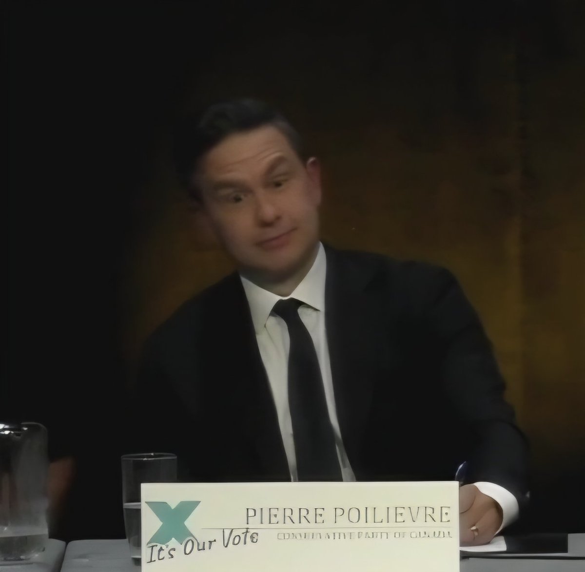 Pierre Poilievre not only is begging for a seat in a riding he doesn't care about. He has to bus in his own fans. 
Hey conservatives. Can't you see how desperate this guy is? Weak little man who can't make it outside of the HoC.
Battle River-Crowfoot 
YOU ARE BEING USED.