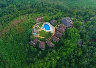 CSN_Page's tweet image. Machan Resorts LLP signs property in Chhatrapati Sambhajinagar.

A premium eco-wellness resort under its Myst by Machan brand, which is slated to open in 2028, the resort will be set across 15 acres of forested terrain with viwes of the Ellora Caves.

facebook.com/share/p/1DtCvg…