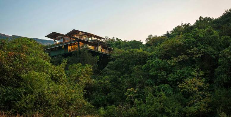 CSN_Page's tweet image. Machan Resorts LLP signs property in Chhatrapati Sambhajinagar.

A premium eco-wellness resort under its Myst by Machan brand, which is slated to open in 2028, the resort will be set across 15 acres of forested terrain with viwes of the Ellora Caves.

facebook.com/share/p/1DtCvg…