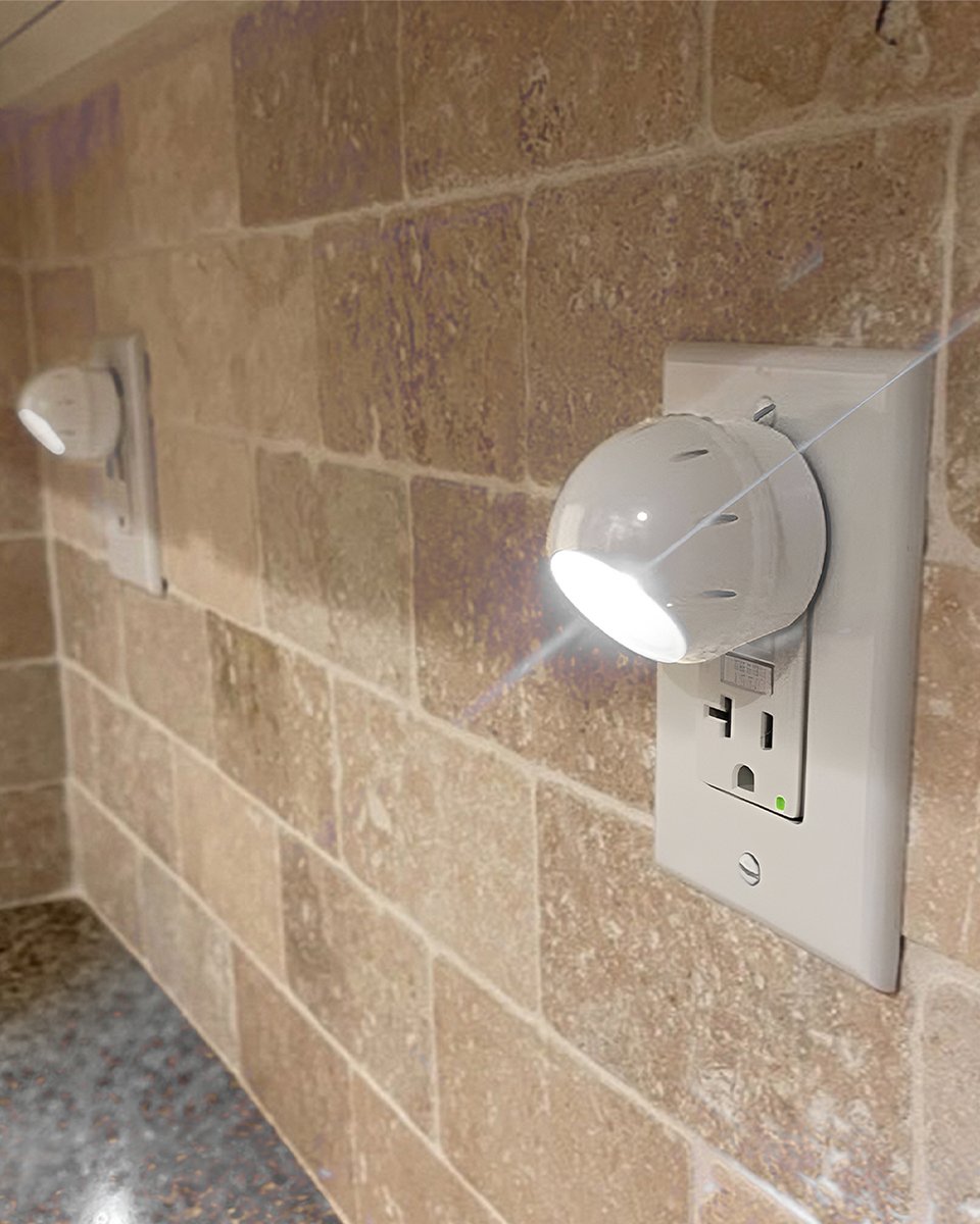 Plug-in LED night light with a built-in dusk-to-dawn sensor. It automatically turns on when it gets dark, making this night light perfect for kitchens, hallways, and bathrooms.
maxximastyle.com/led-night-ligh…