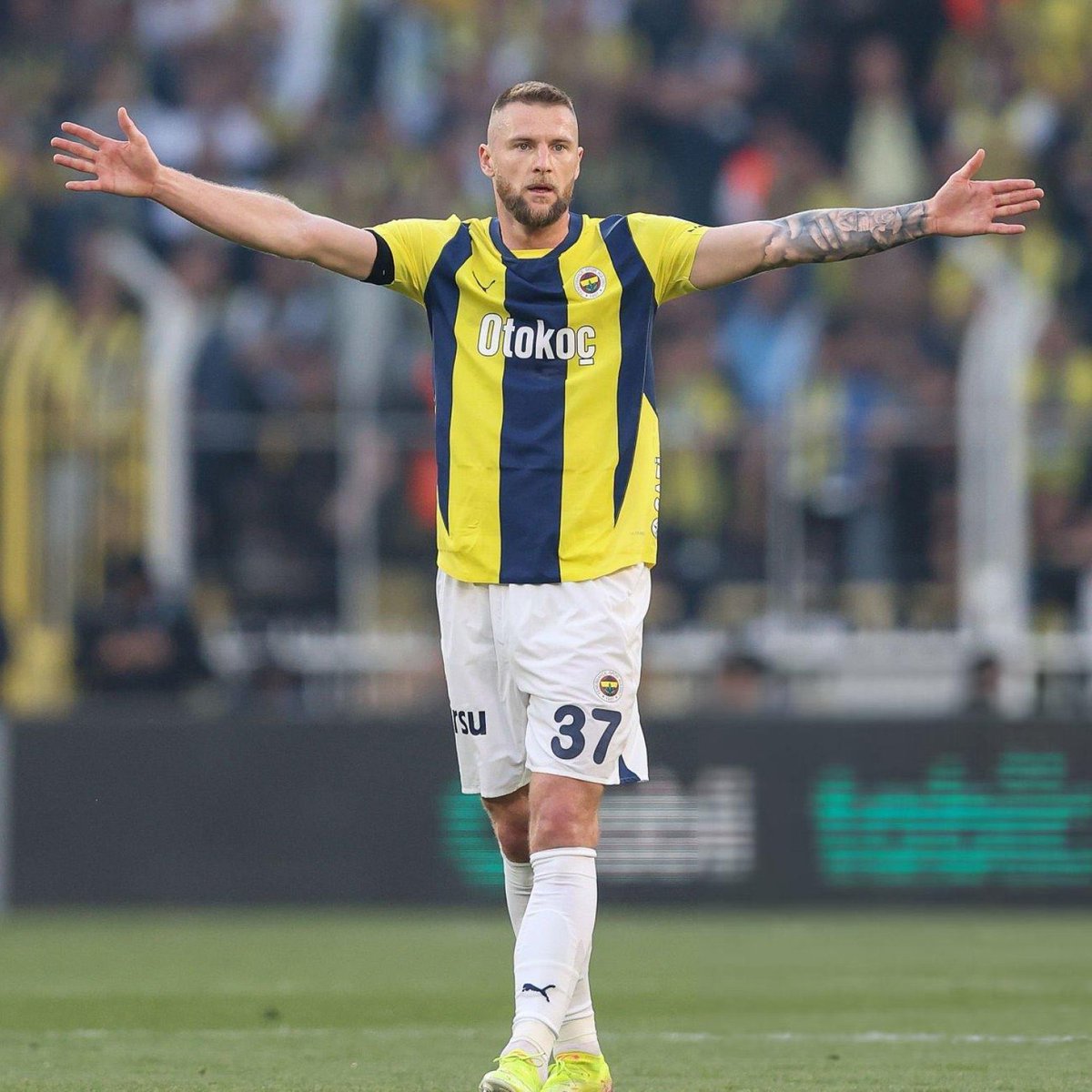 NOW SPOR (@nowsportr) on Twitter photo Milan Škriniar'ı taşıyan uçak kalktı. Havalimanı hukuki prosedürleri sebebiyle 1 saat rötarla İstanbul'a geliyor. Slovak stoper 19.45'te Sabiha Gökçen Havalimanı Genel Havacılık Terminali'nde olacak.
📰<a href="/yagosabuncuoglu/">Yağız Sabuncuoğlu</a> Milan Škriniar'ı taşıyan uçak kalktı. Havalimanı hukuki prosedürleri sebebiyle 1 saat rötarla İstanbul'a geliyor. Slovak stoper 19.45'te Sabiha Gökçen Havalimanı Genel Havacılık Terminali'nde olacak.
📰<a href="/yagosabuncuoglu/">Yağız Sabuncuoğlu</a>