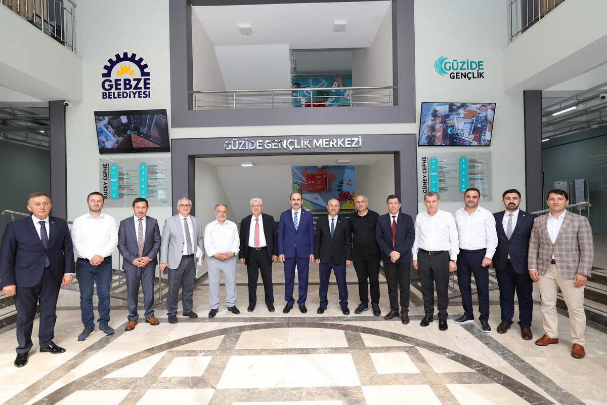 #Gebze'mizde ağırladığımız Türk Dünyası Belediyeler Birliği ve Konya Büyükşehir Belediye Başkanımız Sayın Uğur İbrahim Altay ile yönetim kurulu üyelerimize  ülkemizdeki en yenilikçi gençlik merkezlerinden birisi olan Güzide Gençlik Merkezimizin faaliyet ve hizmet alanlarını