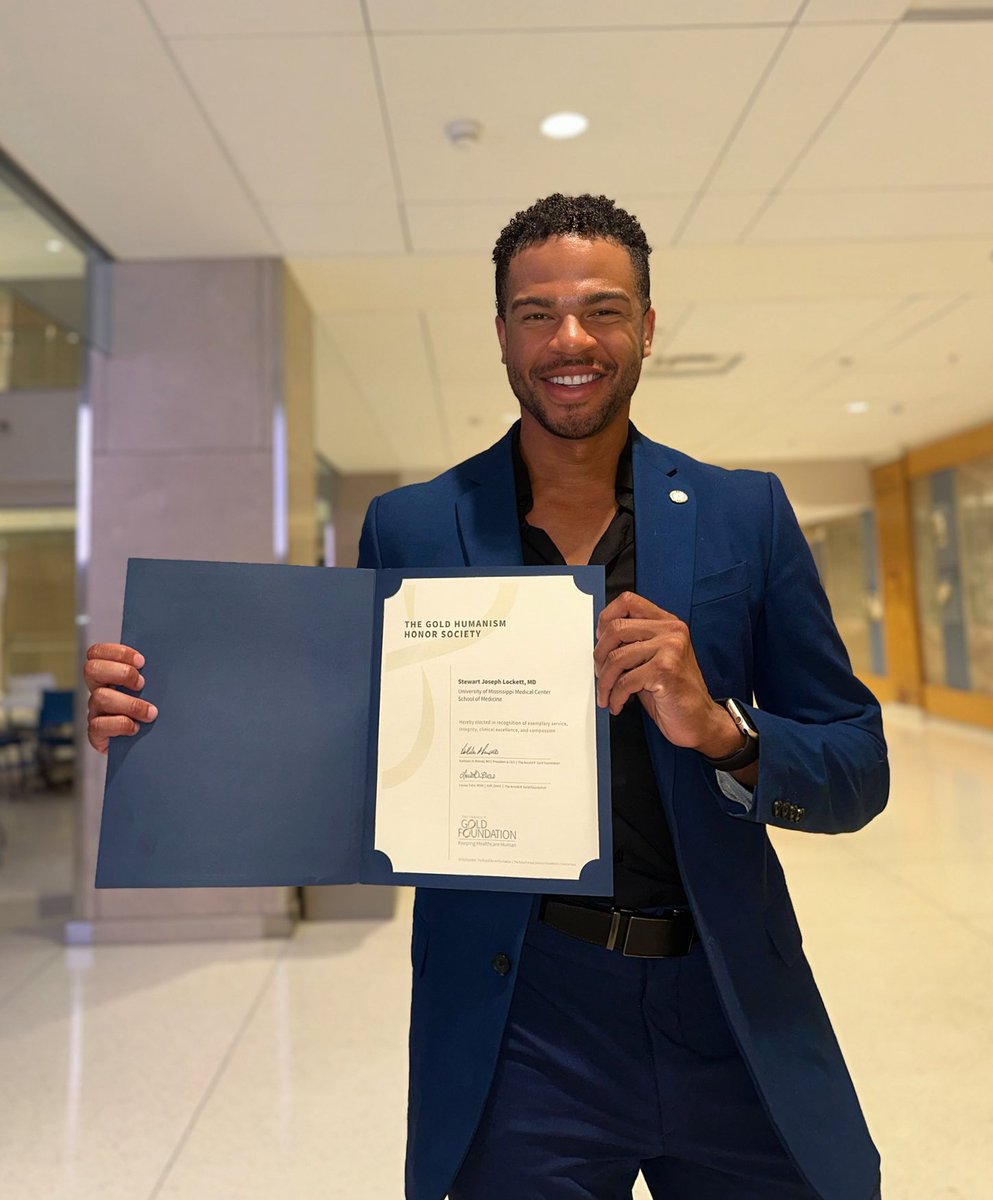 stew_lock's tweet image. PGY-1 year officially wrapped up, and I’m thankful and surprised to end it with an induction into the Gold Humanism Honor Society for Excellence in Teaching and Humanism! On to PGY-2 🙌🏽 🚀