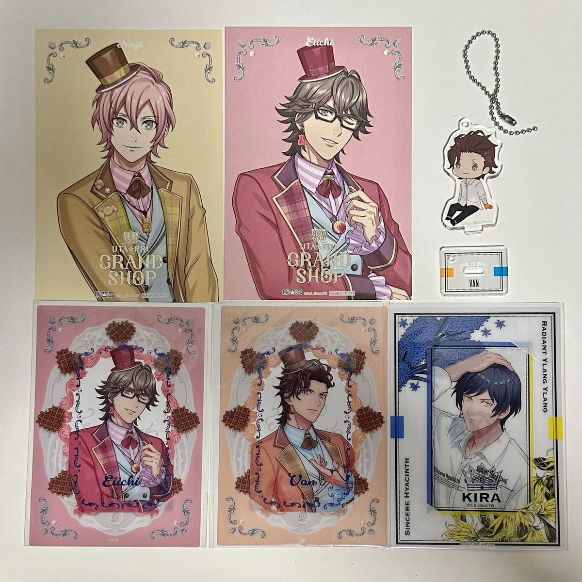 trading_milchi's tweet photo. 【交換】うたプリ GRAND SHOP グラショ

譲：
特典＝瑛一、ナギ
CCLビジュカ＝瑛一、ヴァン
CFPビジュカ＝綺羅
CFPアクキー＝ヴァン

求：
特典＝シオン
CCLビジュカ＝シオン、綺羅
CFPビジュカ＝シオン
CFPアクキー＝シオン
または定価

都内手渡しor郵送

検索からもお気軽にお声がけください。 https://t.co/DY6Lqo1RJ4