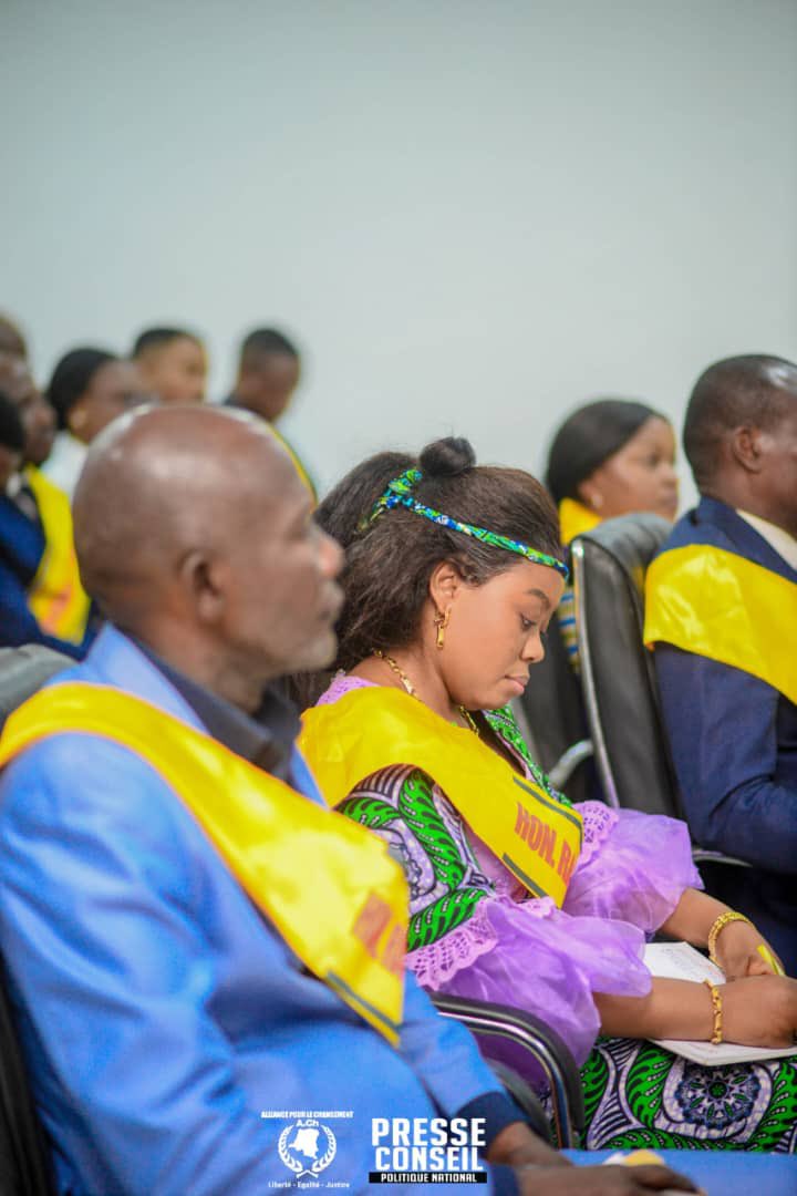Jenny Ngalula (@ngalulajenny81) on Twitter photo 🚨🚨 RDC :
Le Président <a href="/kabund_jmkkrock/">Jean Marc KABUND-A-KABUND</a> a présidé, ce mardi 29 juillet 2025, une réunion extraordinaire avec les honorables conseillers de l’Alliance pour le Changement, dans la salle Thérèse Kapangala.
Cette rencontre stratégique a porté sur les grandes orientations à venir 🚨🚨 RDC :
Le Président <a href="/kabund_jmkkrock/">Jean Marc KABUND-A-KABUND</a> a présidé, ce mardi 29 juillet 2025, une réunion extraordinaire avec les honorables conseillers de l’Alliance pour le Changement, dans la salle Thérèse Kapangala.
Cette rencontre stratégique a porté sur les grandes orientations à venir