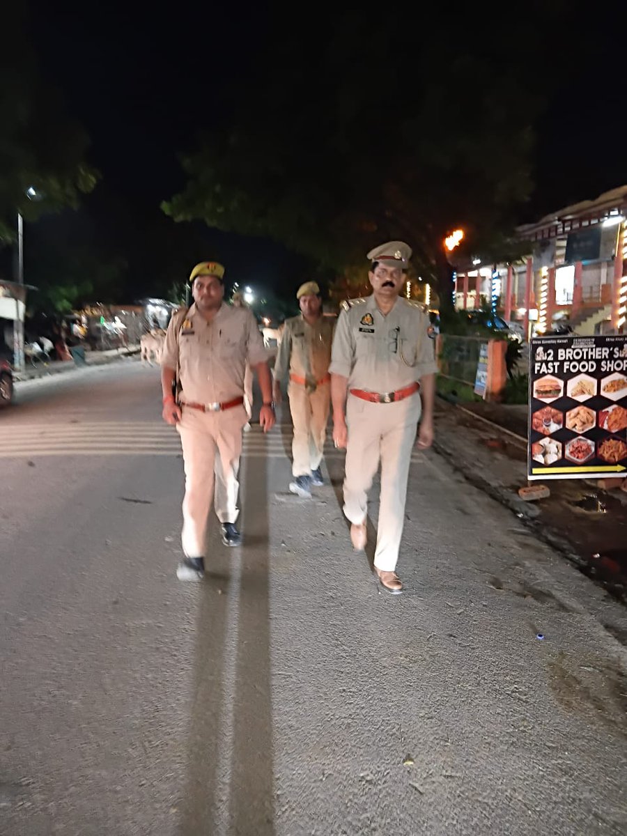 UNNAO POLICE (@unnaopolice) on Twitter photo शांति एवं सुरक्षा व्यवस्था को अक्षुण्य बनाये रखने हेतु आज दिनांक 30.07.2025 को थाना मौरावां पुलिस द्वारा थाना क्षेत्र में पैदल गस्त की गयी। #UPPolice #Unnao
<a href="/Igrangelucknow/">IG Range Lucknow</a> शांति एवं सुरक्षा व्यवस्था को अक्षुण्य बनाये रखने हेतु आज दिनांक 30.07.2025 को थाना मौरावां पुलिस द्वारा थाना क्षेत्र में पैदल गस्त की गयी। #UPPolice #Unnao
<a href="/Igrangelucknow/">IG Range Lucknow</a>