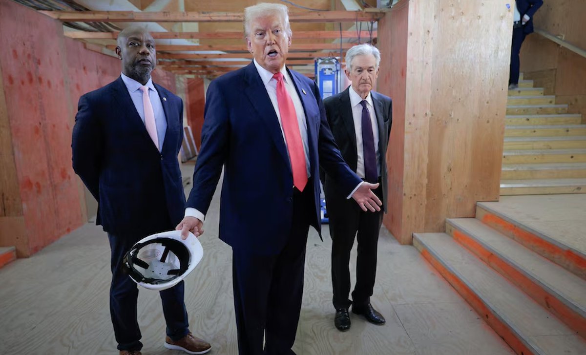 ABD Başkanı Donald Trump'tan güçlü gelen gayri safi yurt içi hasıla verilerinden sonra açıklama: 

"Yüzde 3'lük büyüme beklediğimizden çok daha büyük. Faizlerin hemen şimdi inmesi lazım!"