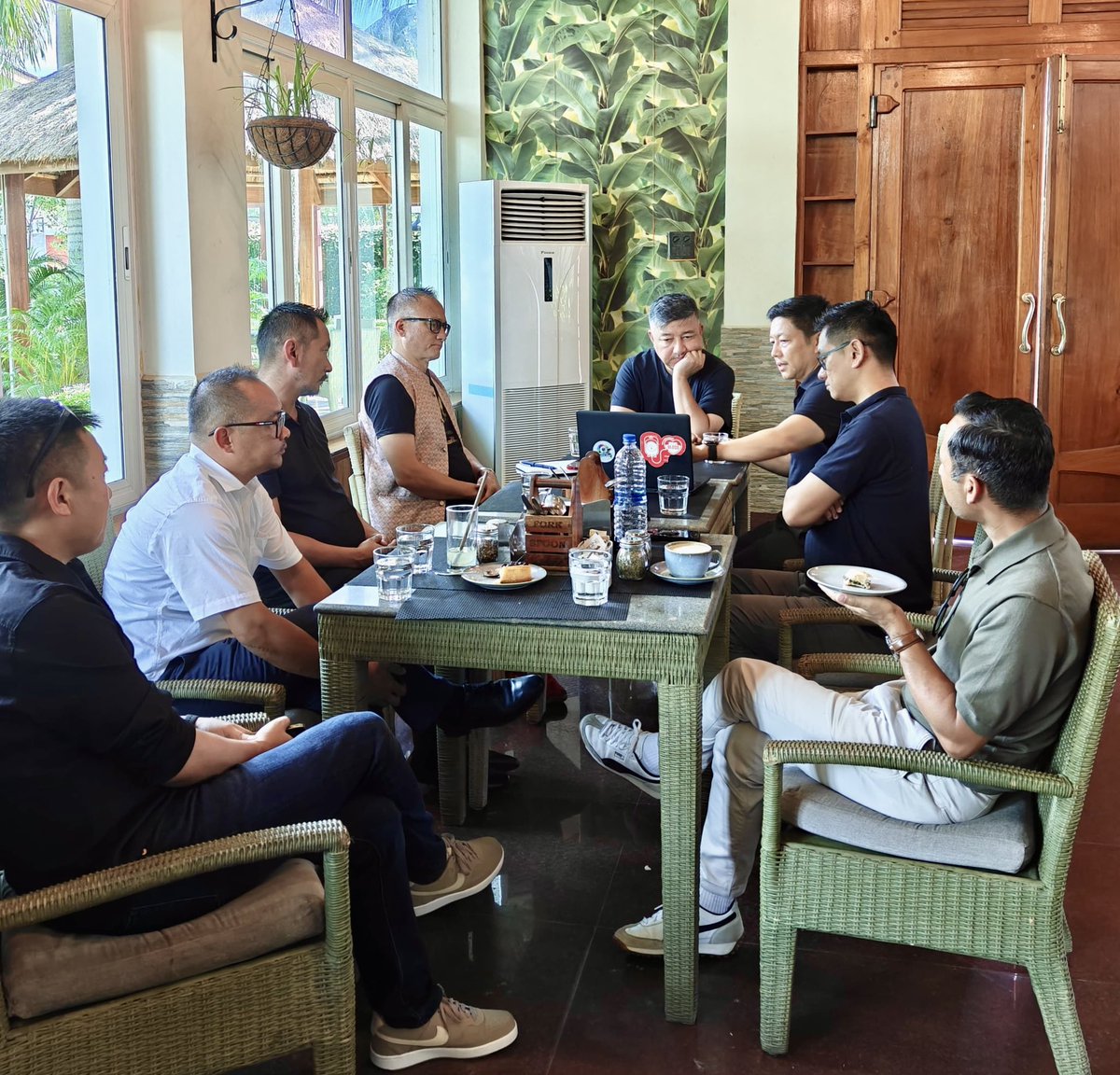 Productive brainstorming session with the dynamic LiveNow team alongside <a href="/TafmaNagaland/">TaFMA</a> Chair <a href="/thejameru/">𝔗𝔥𝔢𝔧𝔞 𝔐𝔢𝔯𝔲</a>.

Grateful for their positive energy, sharp insights, and creative ideas. Our youth continue to inspire with their innovation and vision.

LiveNow exemplifies professionalism