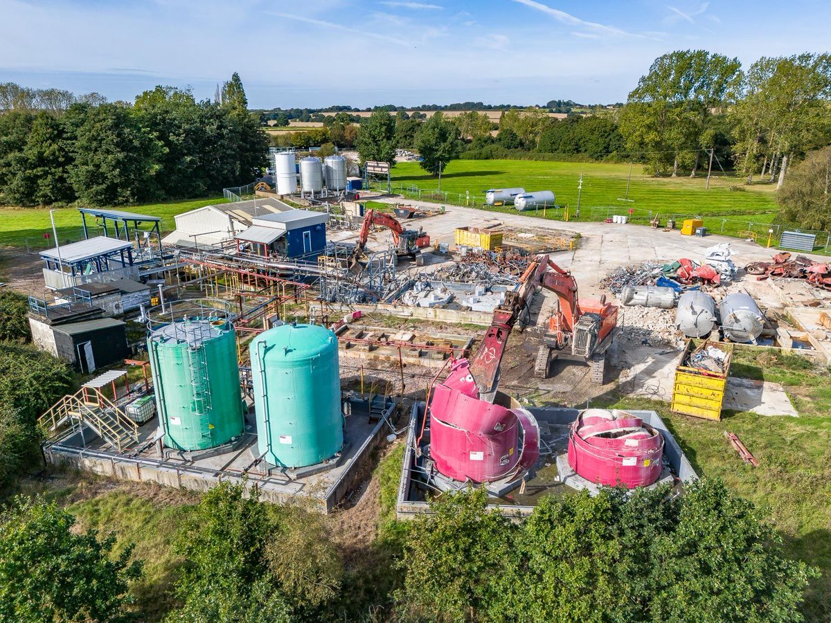 Our ability to carry out all aspects of #Demolition in-house means we can take on any project, regardless of complexity or scale. The key benefits of our #CompleteSolution is efficiency and quality control, ensuring better outcomes for our clients #HSDemo #Decommissioning