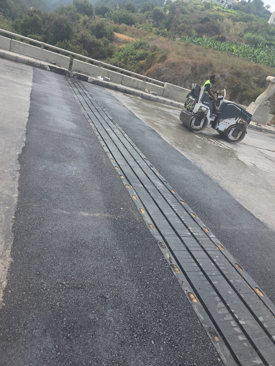 🔈MoPWT announces early completion of #AlFidar_bridge works, new works to begin soon on #AlGhazir_bridge

📌 The Ministry of Public Works and Transport announced the completion of maintenance and rehabilitation works on the expansion joint of Al-Fidar Bridge, as part of the