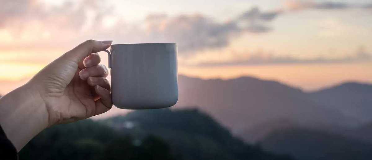 .. كوني .. وكن متفائلاً دائماً - فالحياة بها من السعة ما يكفي
وبها كثير من المنافذ والطرق المتشعبة والأمور المدهشة والألطاف الخفية .
