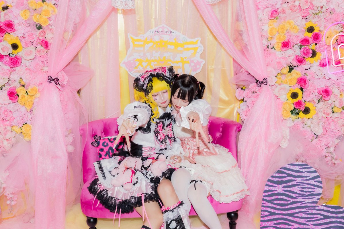 ⭐️月神キラ卒業式0729⭐️

キラちゃん卒業改めておめでとう❕

約4年一緒に活動出来て嬉しかった😿

キラちゃんはアイドル初めてで不安な事、分からない事、我慢する事沢山あっただろうにそんな素振り見せずにアイドル頑張ってるキラちゃんが本当にかっこよかった⭐️❕