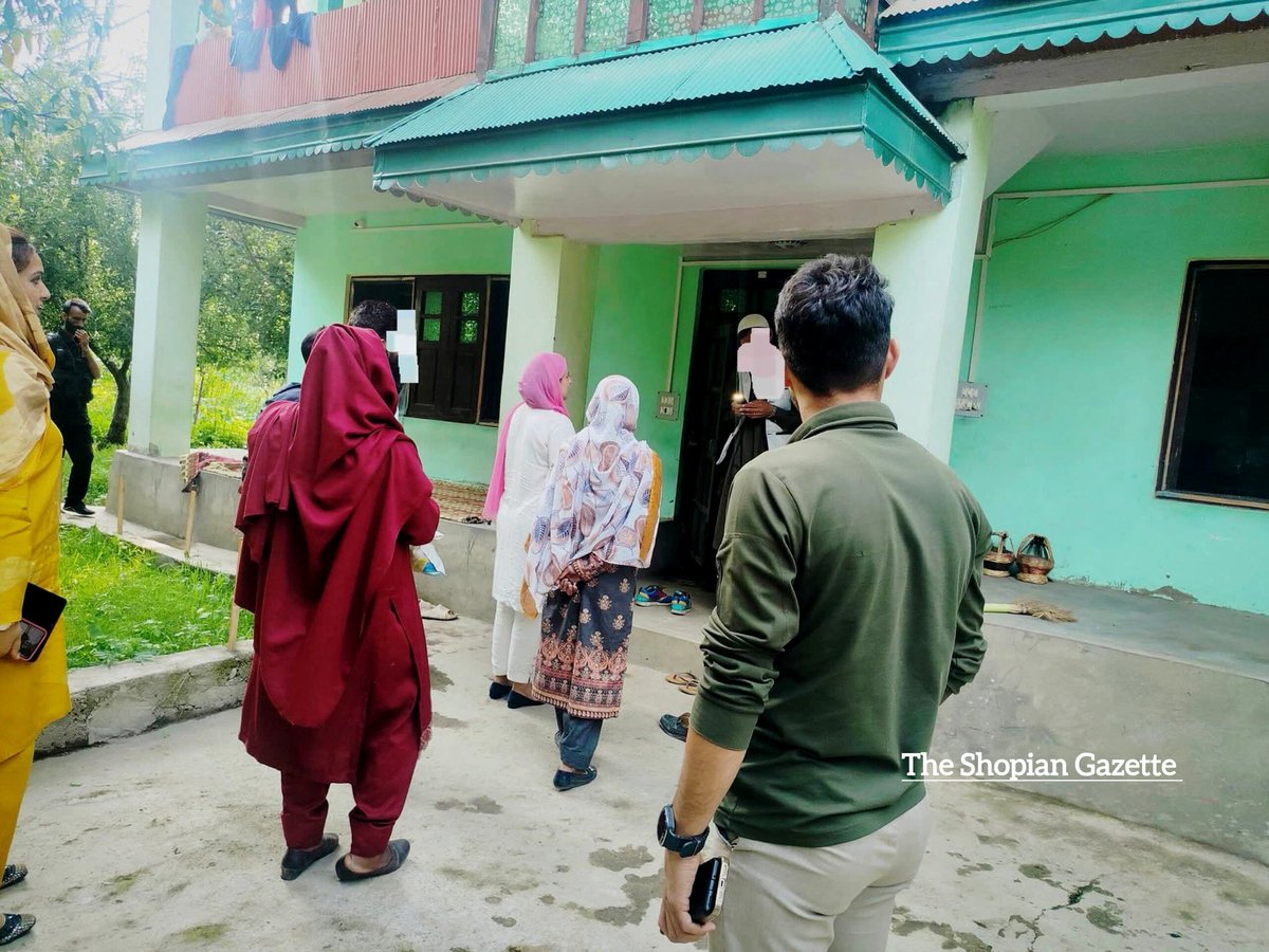 The Shopian Gazette (@shopiangazette) on Twitter photo One Stop Centre Shopian resolves a domestic violence case through mediation & counselling provided to the survivor & respondents
The survivor was safely restored to her matrimonial home with assistance from Keller Police <a href="/ShopianPolice/">DISTRICT POLICE SHOPIAN</a> <a href="/AnayatAliIPS/">ANAYAT ALI CHOWDHARY 🇮🇳</a> <a href="/shishrgupta/">Shishr Gupta</a> <a href="/DistrictShopian/">District Shopian</a> One Stop Centre Shopian resolves a domestic violence case through mediation & counselling provided to the survivor & respondents
The survivor was safely restored to her matrimonial home with assistance from Keller Police <a href="/ShopianPolice/">DISTRICT POLICE SHOPIAN</a> <a href="/AnayatAliIPS/">ANAYAT ALI CHOWDHARY 🇮🇳</a> <a href="/shishrgupta/">Shishr Gupta</a> <a href="/DistrictShopian/">District Shopian</a>
