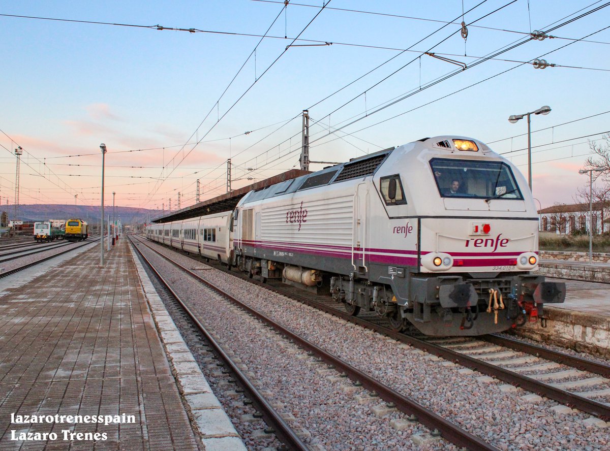 Renfe 334 con el Talgo destino Algeciras pasando por Bobadilla 25 Enero 2023 <a href="/Renfe/">Renfe</a> #fotos #traintalgo #photos