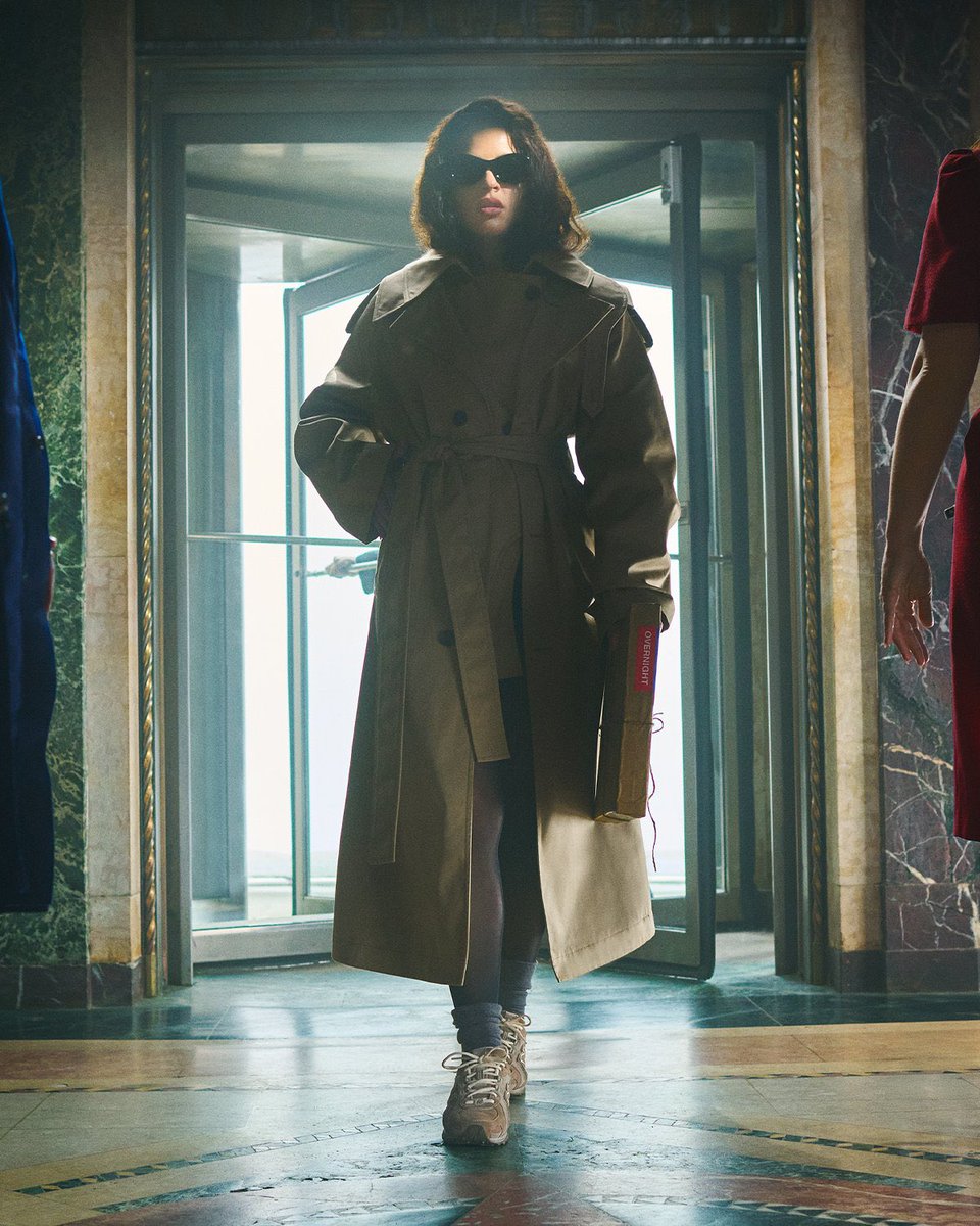 RosaliaInfo_ES's tweet image. Rosalía ha agotado sus New Balance 204L en Europa, Asia, Oceanía y Estados Unidos en menos de 15 minutos.