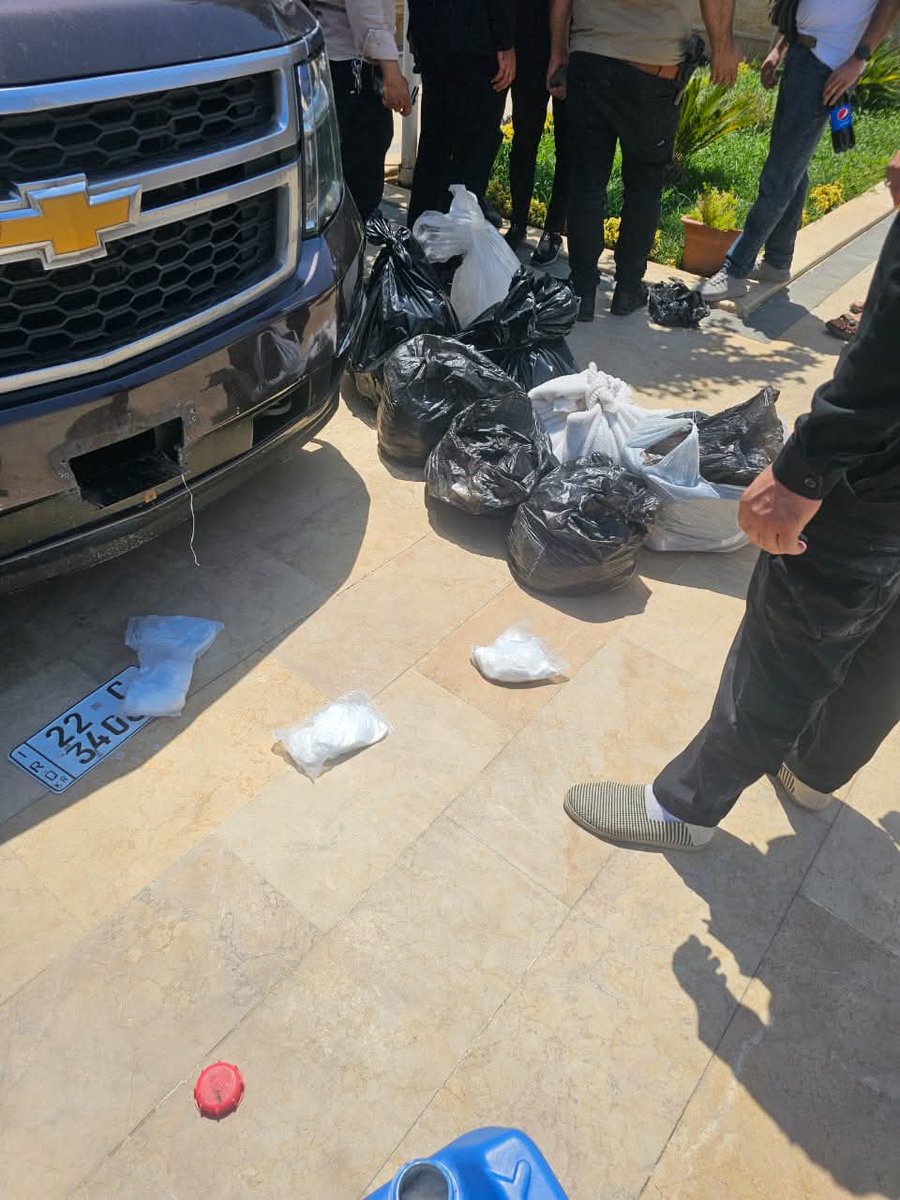 وزارة الداخلية العراقية: في عملية نوعية خارج الحدود الوطنية.. قوة عراقية تطيح في العاصمة السورية دمشق بإحدى أخطر الشبكات الإجرامية التي تنشط في الاتجار الدولي بالمخدرات بتنسيق مع السلطات السورية وكان بحوزة العصابة أكثر من (مليون وثلاثمائة وخمسون ألف) حبة مخدرة من نوع الكبتاغون