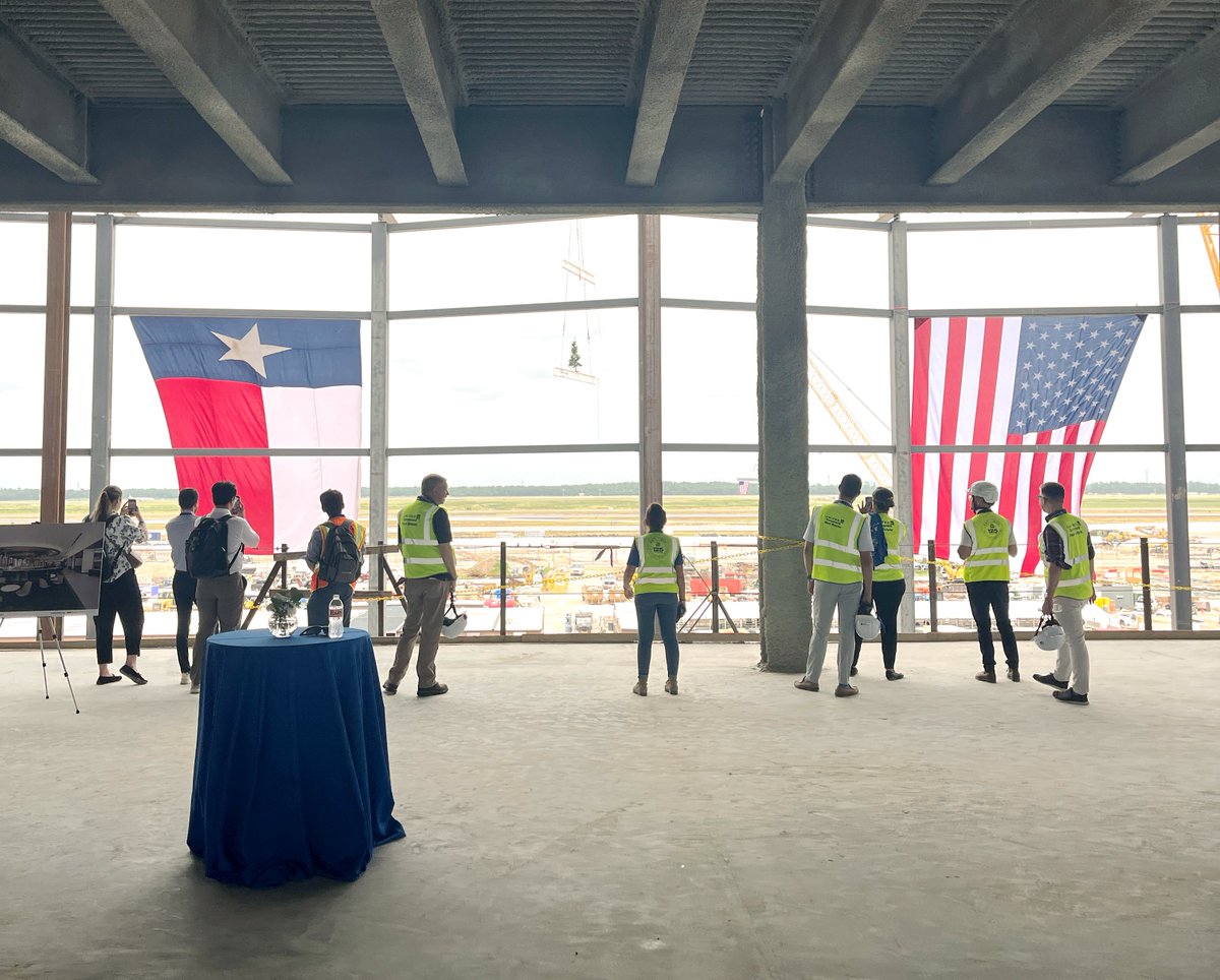 StructureToneSW's tweet image. There’s something taking flight at IAH—and it’s not just the planes. The Terminal B North Club has topped out! Our #Houston team is mobilizing to bring the 50,000 SF interior to life for future travelers. #ToppingOut #UnitedAirlines #AviationConstruction #STSW