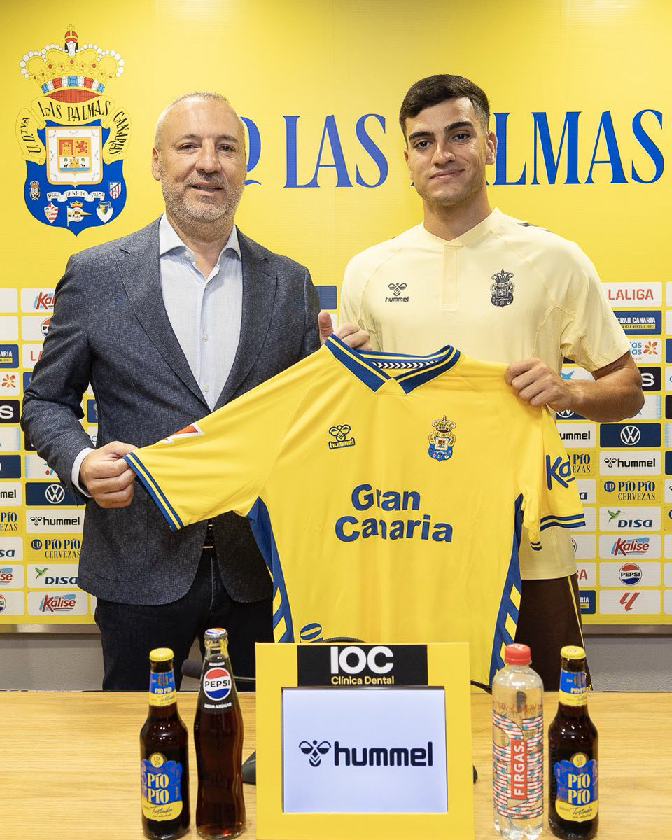 Seguimos apostando por los que se han formado en nuestra cantera, con la ampliación de contrato de Ale García. ¡Que sea una gran temporada! 💛💙

#LaUniónHaceLasPalmas #SeremosMásUnión