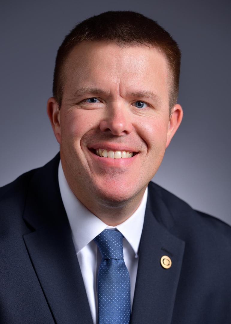 🎉 Big announcement! 🎉 Congratulations to Jon Reifsnyder on his promotion to Digital Banking Operations Officer!
We're proud to have him shaping the future of banking for our community. Here’s to his continued success! 🚀🌟 #CentralBank #Leadership #CommunityChampion