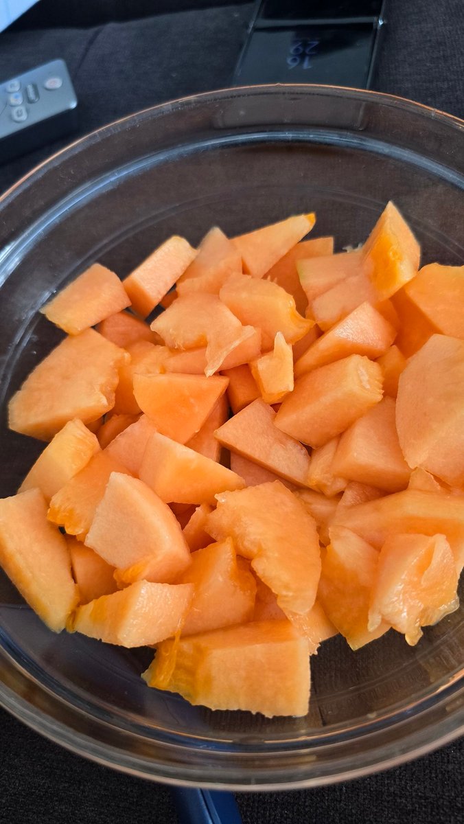 Mada_wong's tweet image. Ça tabasse tellement la pastèque.