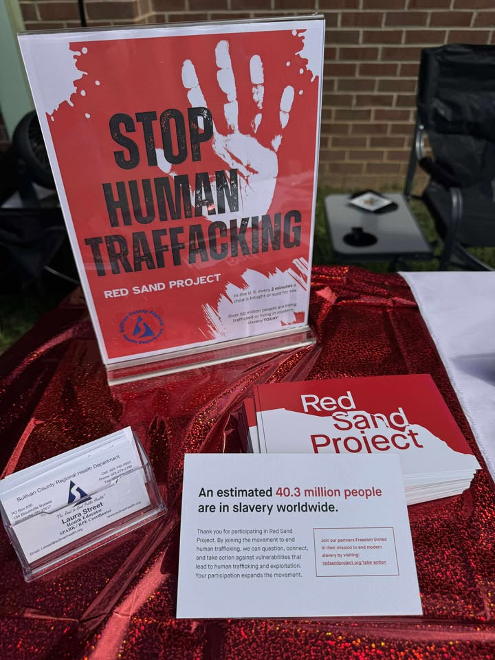 SullivanHealth's tweet image. Starting off the day with our first stop for the Red Sand Project! We will be in Kingsport at 1 if you would like to help bring awareness.
@TNDeptofHealth 
******************
#RedSandProject #ithastostop #ithastostoptn #redsandprojecttn